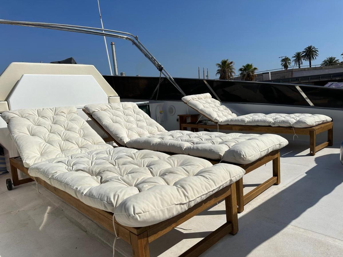 Yacht 20Metros Hotel Сант Адриа де Бесос Екстериор снимка