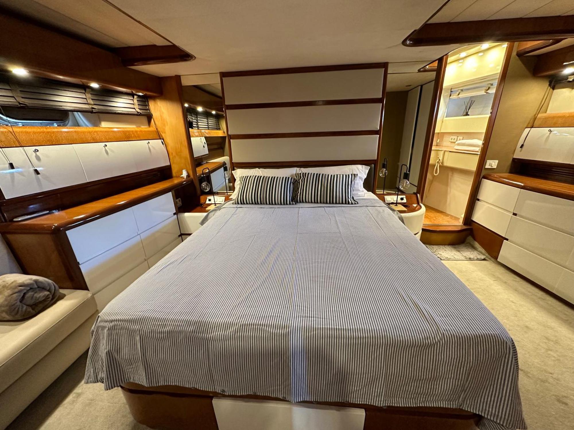 Yacht 20Metros Hotel Сант Адриа де Бесос Екстериор снимка
